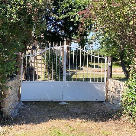 Вилла Les Anges Bleus Chavannes-Sur-Reyssouze Экстерьер фото