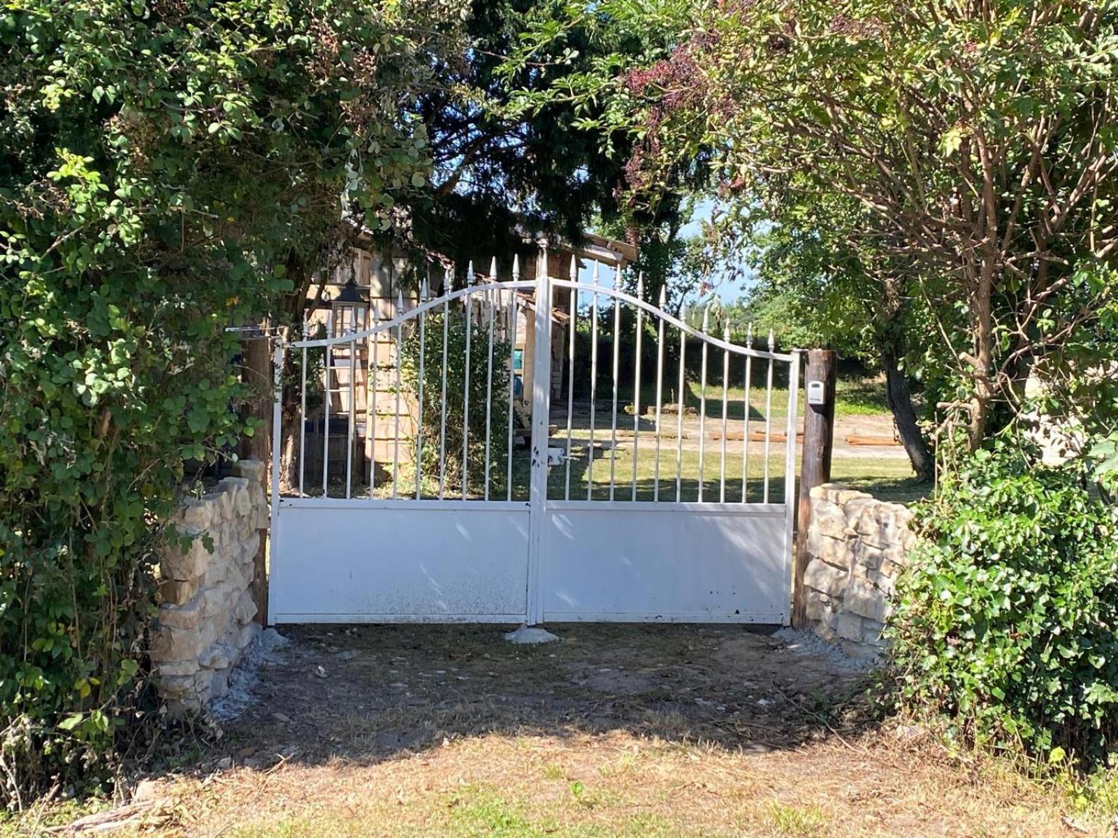 Вилла Les Anges Bleus Chavannes-Sur-Reyssouze Экстерьер фото